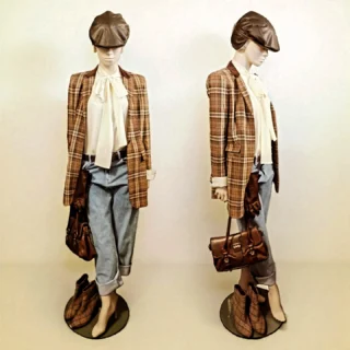 Instagram post from dianassecondhand. This post is in position 5.