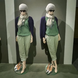 Instagram post from dianassecondhand. This post is in position 3.