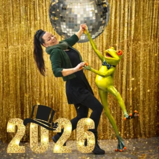 Instagram post from dianassecondhand. This post is in position 1.